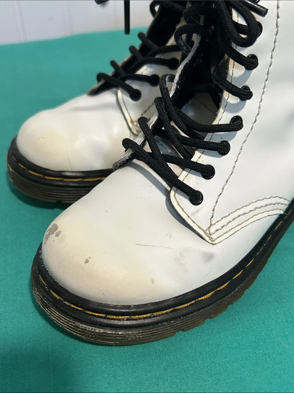 Dr. Martens White Kids Lace-Up Combat Boots with Black Accents Sz: 9